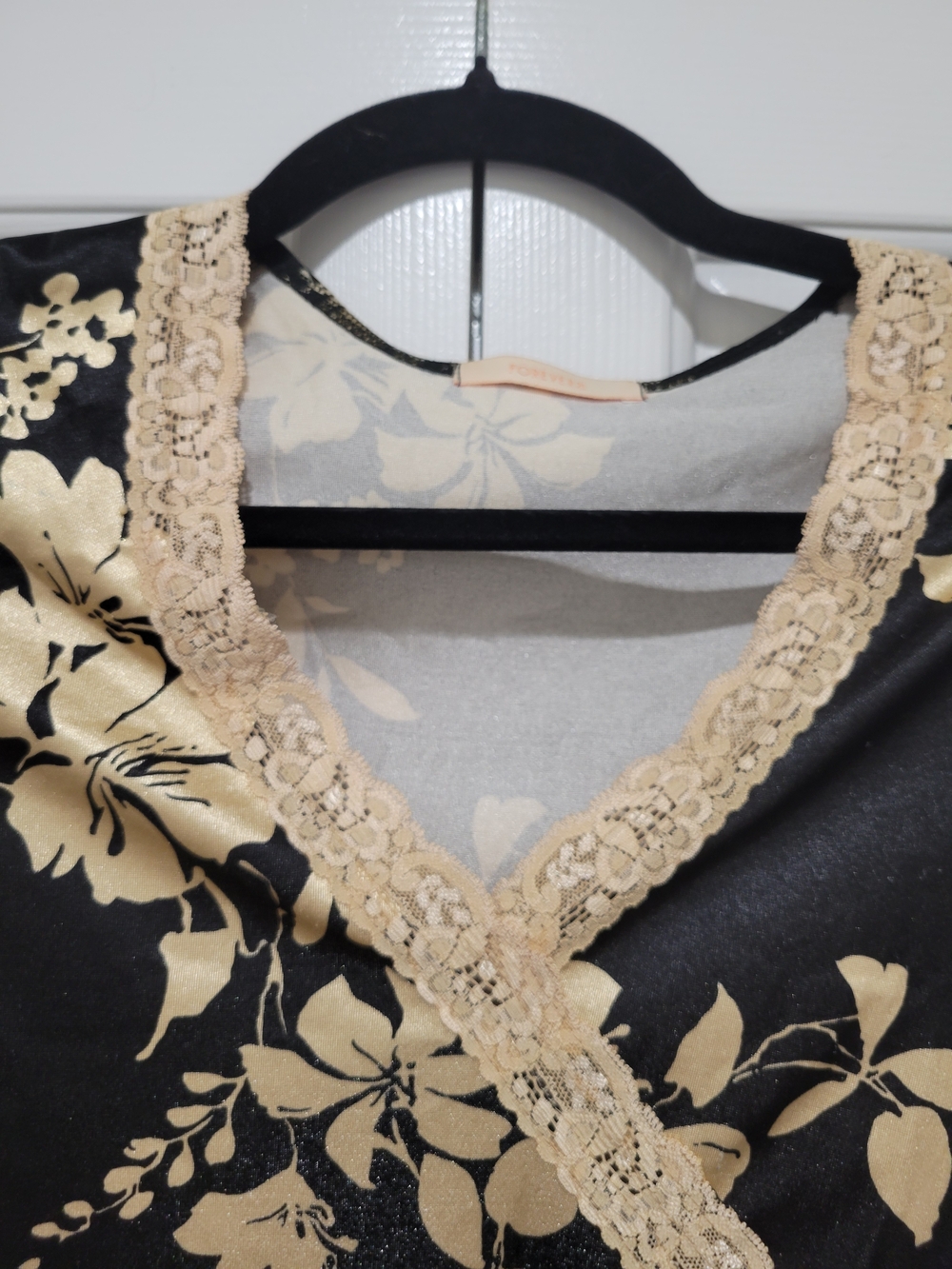 Vintage Forever 21 Black Top with Cream Floral Print & Lace Trim - Picture 6 of 13